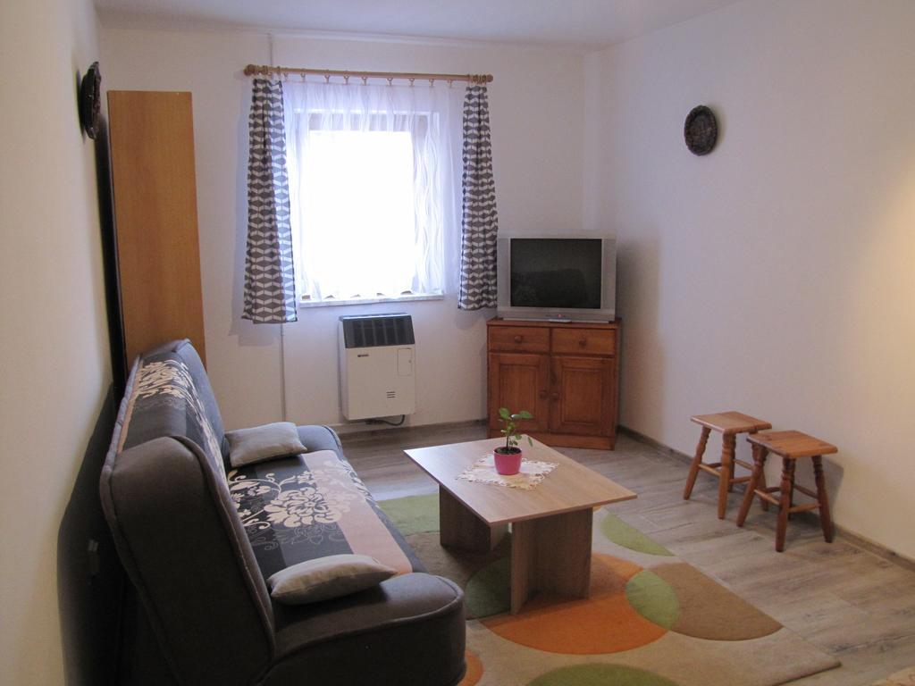 Privat Magdalena Apartment เบเชนยอวา ภายนอก รูปภาพ